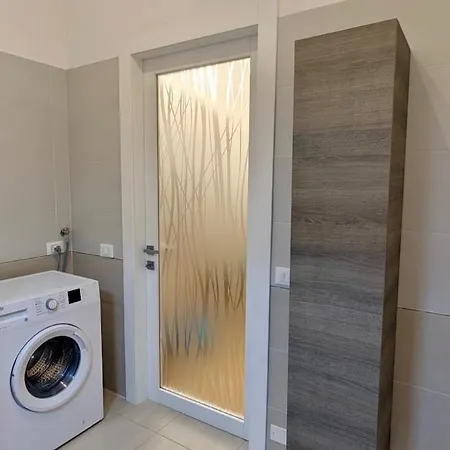 Battisti Flat, Near Station Apartment Ferrara