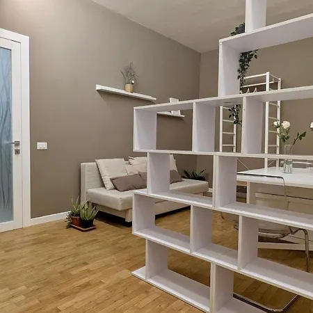 Apartment Battisti Flat, Near Station