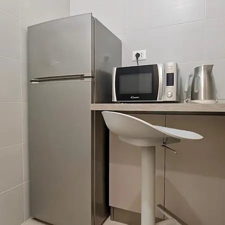 Battisti Flat, Near Station Apartment *