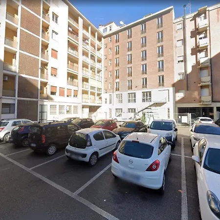 アパート Battisti Flat, Near Station *