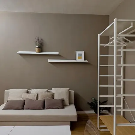 Apartment Battisti Flat, Near Station