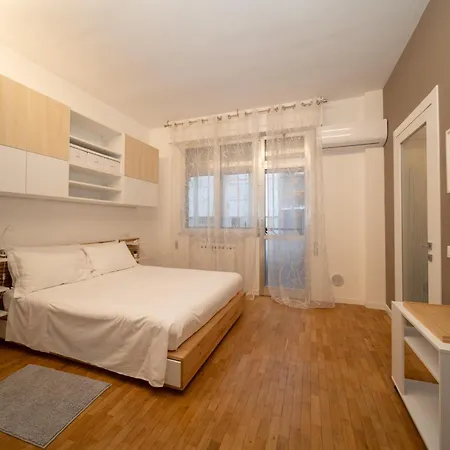 Battisti Flat, Near Station Apartament Ferrara