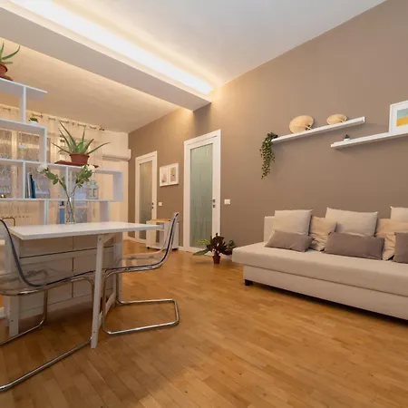 Battisti Flat, Near Station * フェラーラ