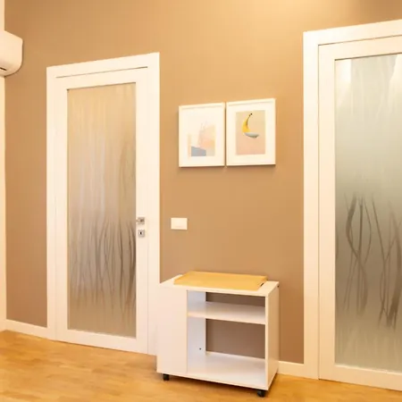 Apartament Battisti Flat, Near Station