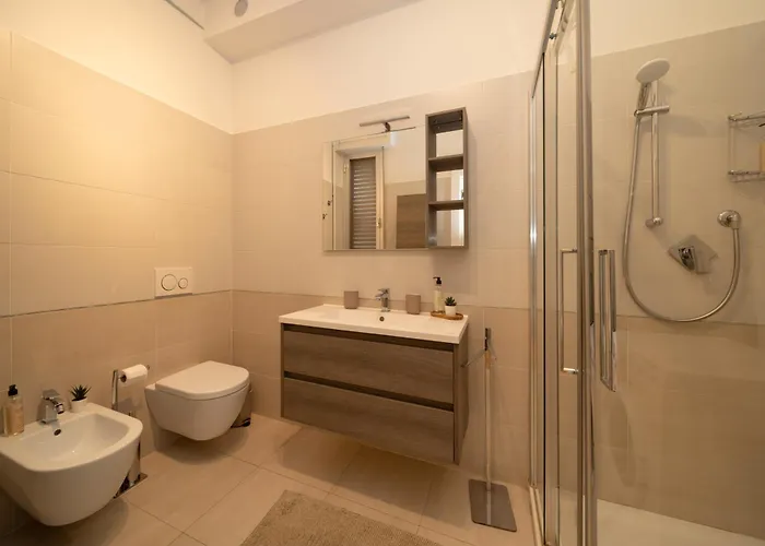 Battisti Flat, Near Station